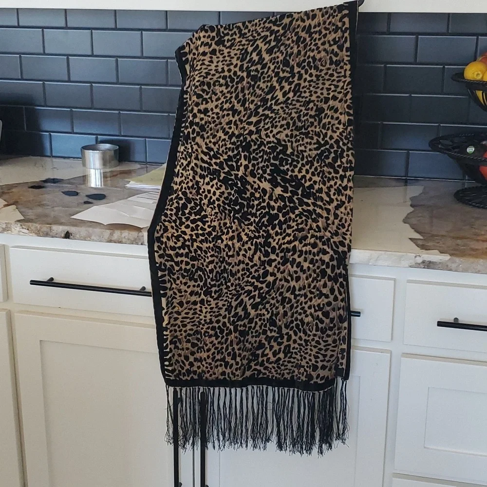 Scarf - Picture 1 of 3
